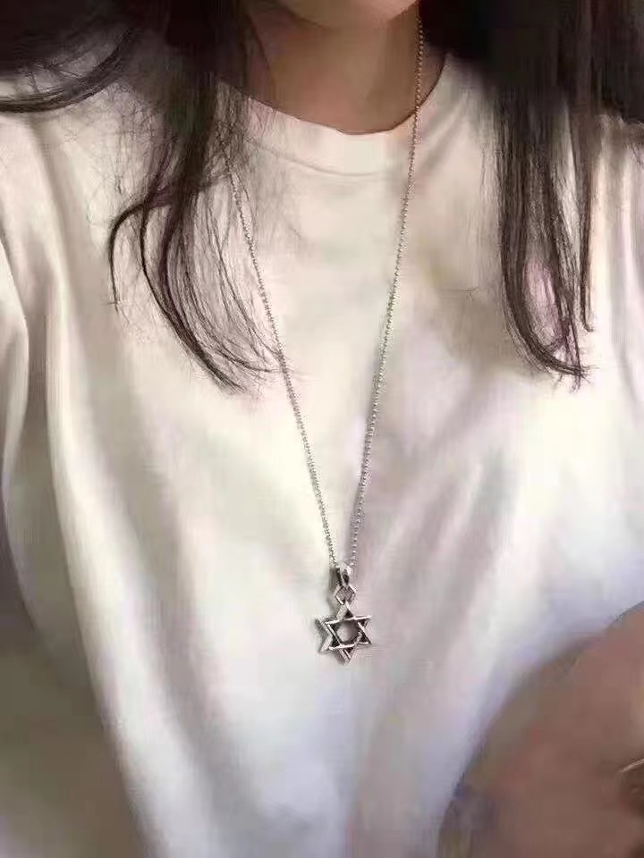 Ch*0me He**ts necklaces